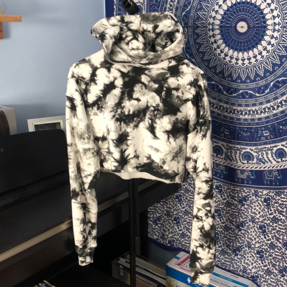 Tie Dye Cropped Hoodie